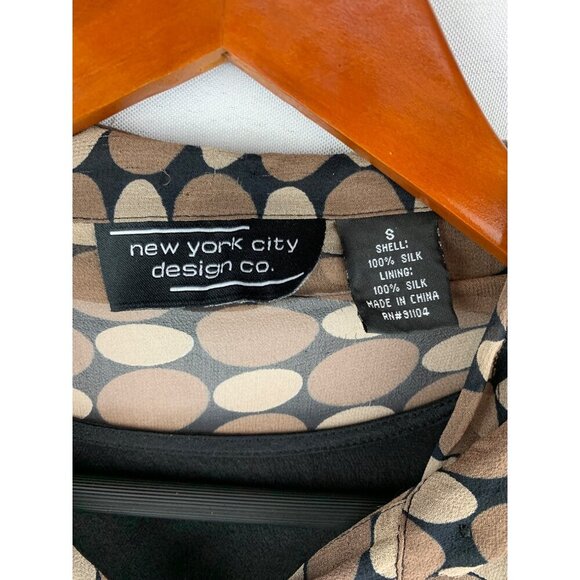 New York City Design Co. S Short Sleeve Button-Up Blouse With Tank - Picture 4 of 5